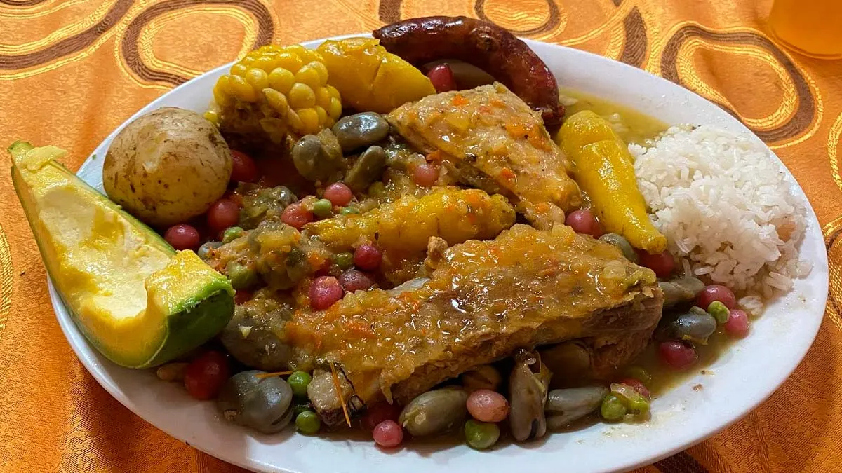 Cocido boyacense con manteca de cerdo PORCELLO