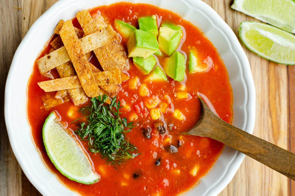 Sopa mexicana (tortilla soup) con manteca de cerdo PORCELLO